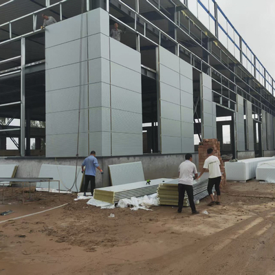 อาคาร Prefab อาคารเหล็ก โรงงานฝึกหัดความทนทานต่อแผ่นดินไหวและลม