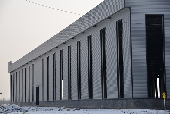 Logistics Park โครงสร้างเหล็กแบบกำหนดเอง Q235B คลังสินค้าโลหะสำเร็จรูป