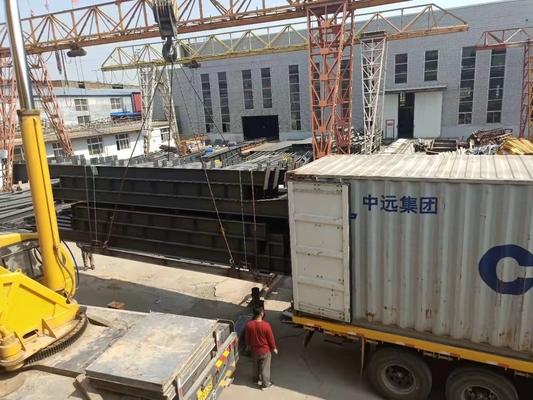 Single Ridge QB355 Prefab Steel Construction คลังสินค้าสำเร็จรูปแบบ Double Span