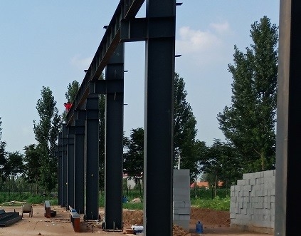 โครงหลังคาเหล็กชุบสังกะสีทาสี Modern Prefab Metal Barns